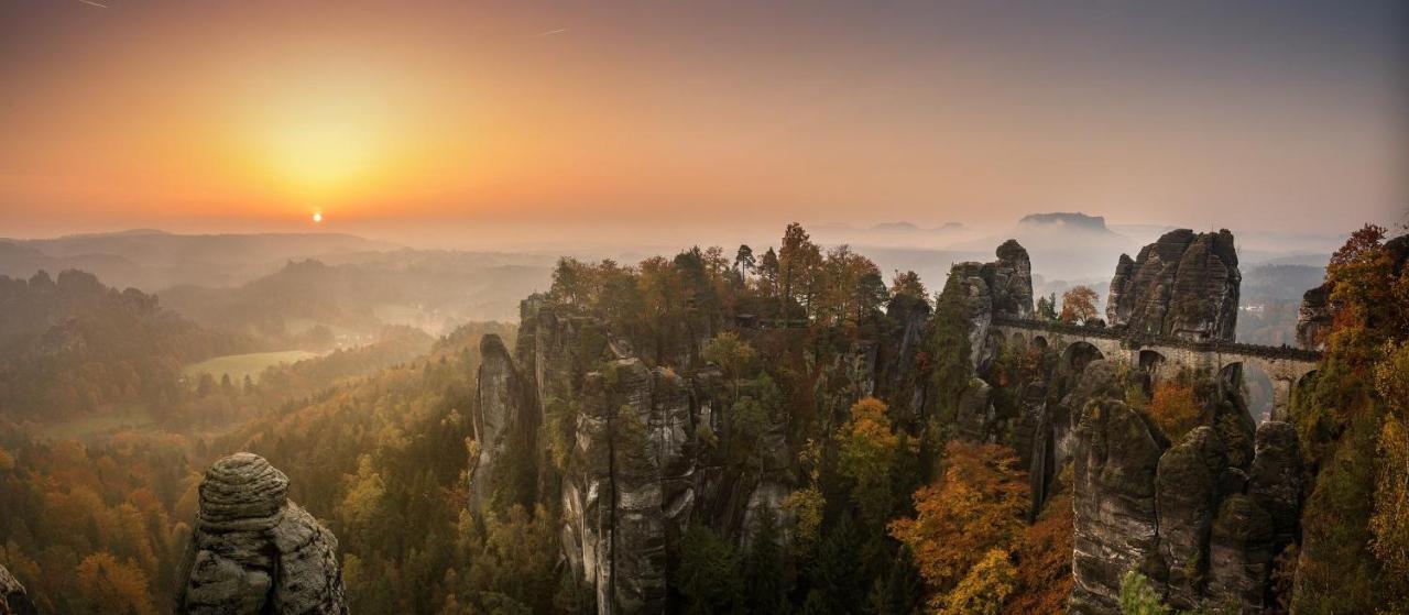 Campingplatz Am Treidlerweg Königstein Esterno foto