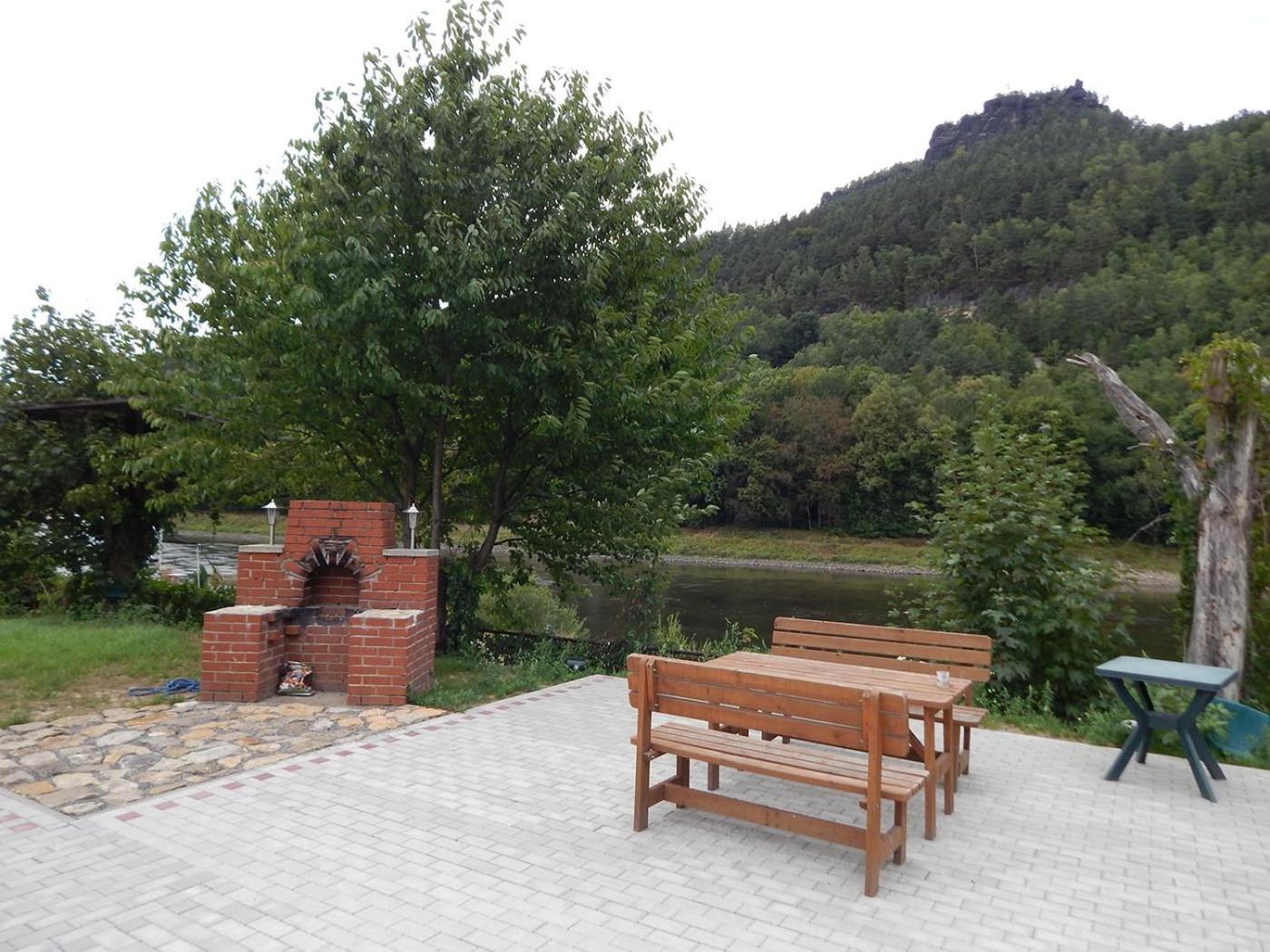 Campingplatz Am Treidlerweg Königstein Esterno foto